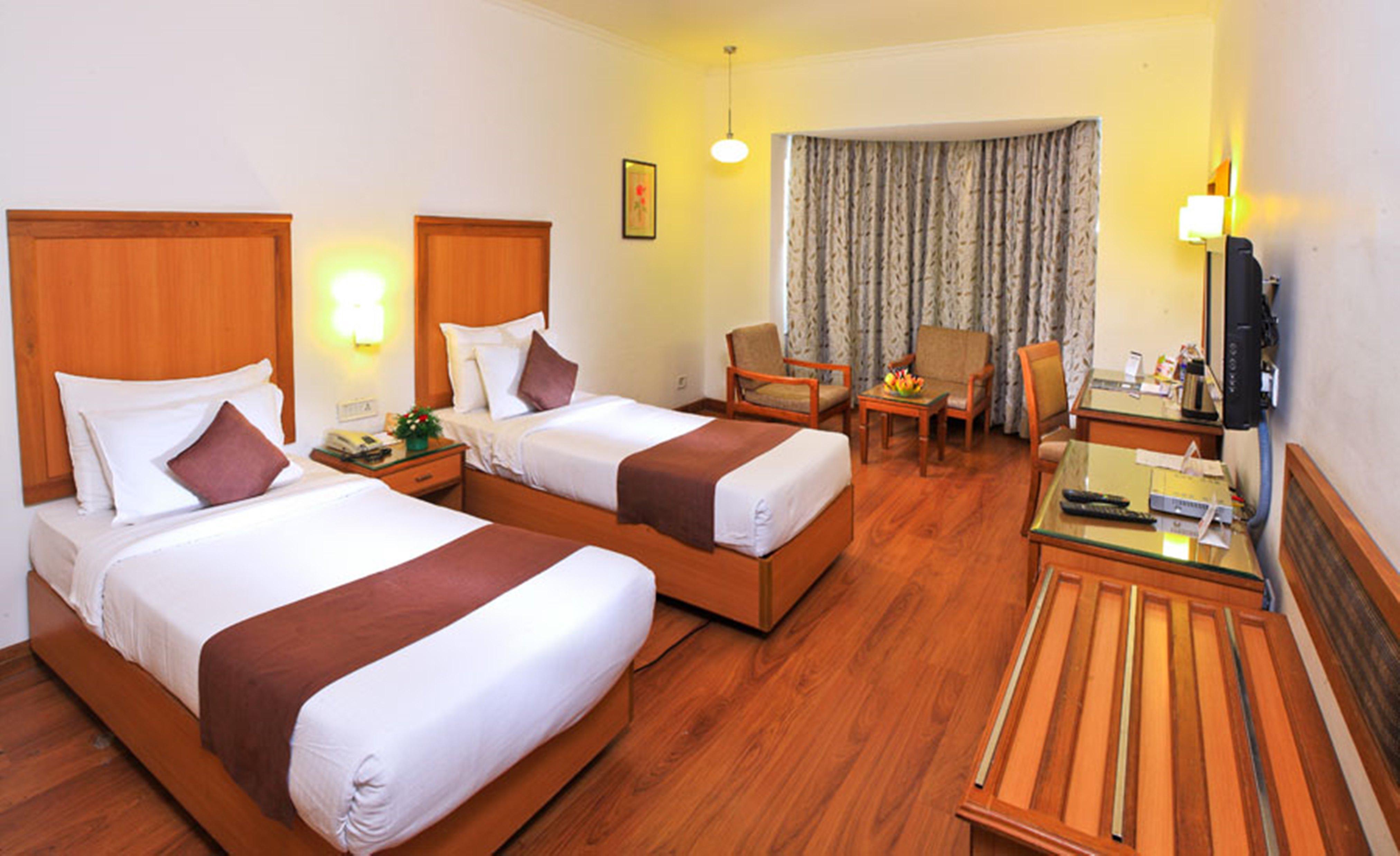 Hotel Abad Atrium Kochi Exterior foto