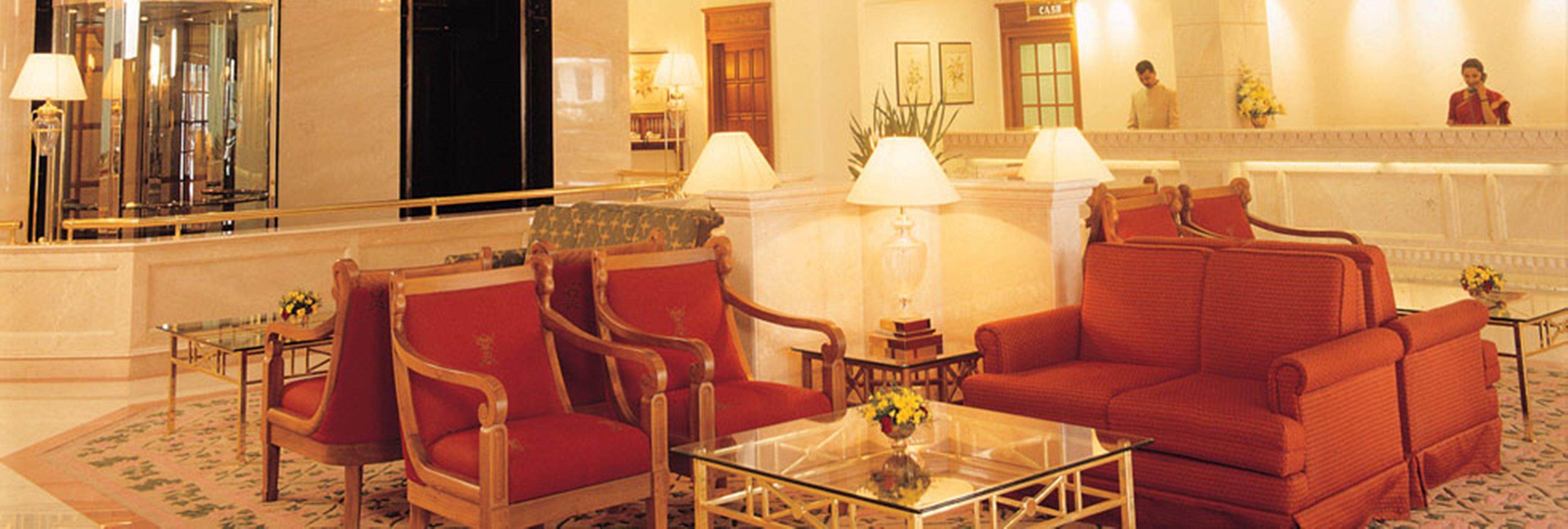 Hotel Abad Atrium Kochi Exterior foto