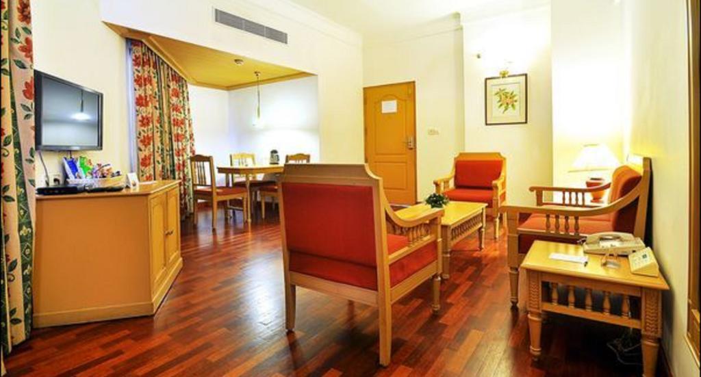 Hotel Abad Atrium Kochi Exterior foto