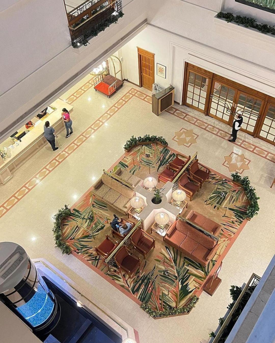 Hotel Abad Atrium Kochi Exterior foto